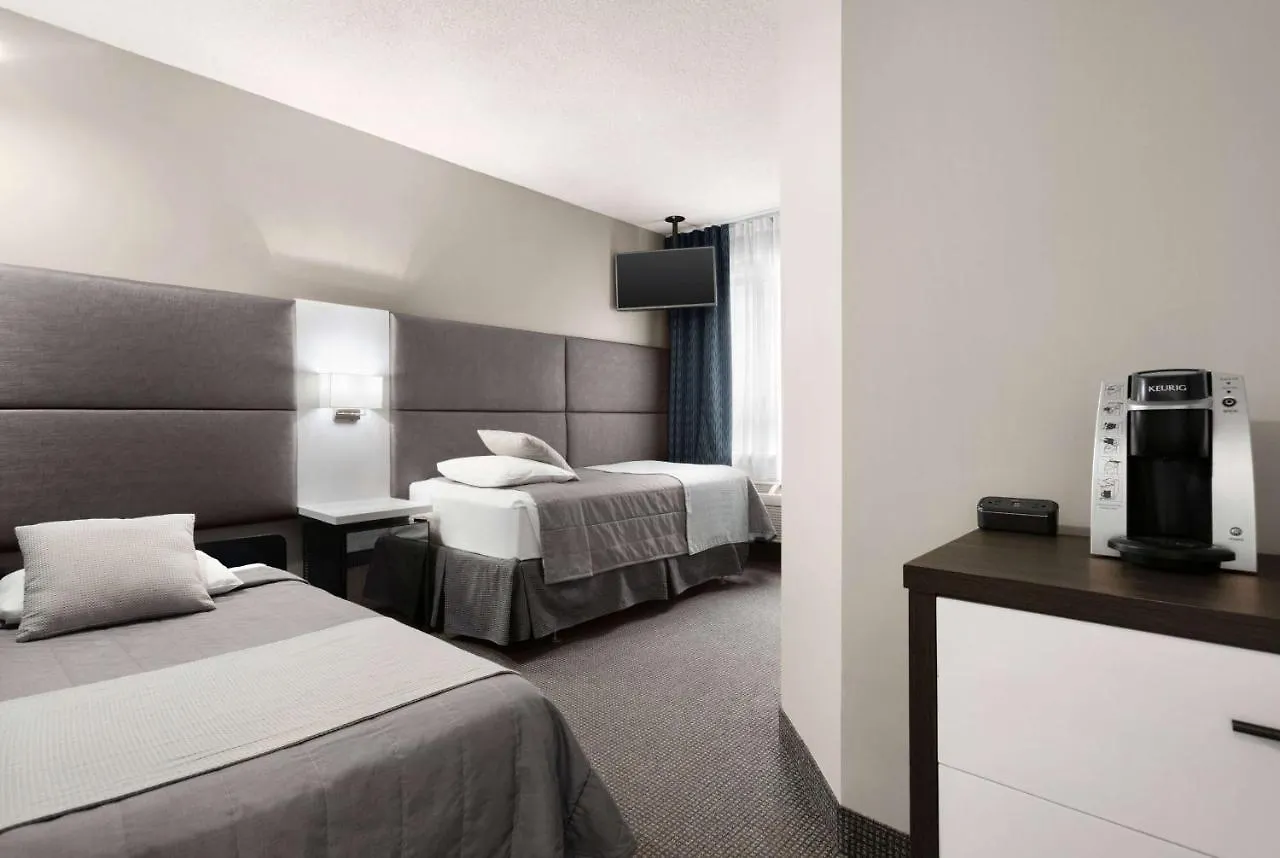 Travelodge By Wyndham Montreal Centre Hotel